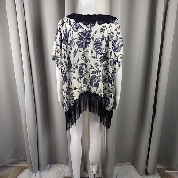 YA Los Angeles Navy Floral Kimono/Shawl/Blouse. Size Small - Picture 3 of 11